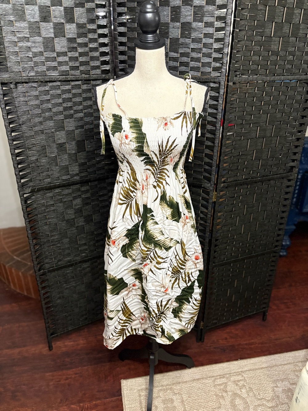 Paradise Bay Tropical White Floral Sundress with Green Leaf Print Large